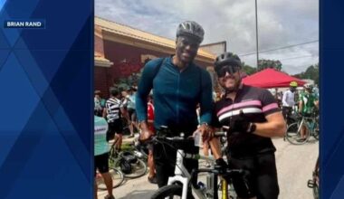 San Antonio Spurs great David Robinson spotted in Iowa