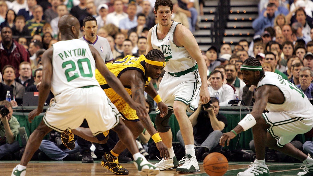 Fred Roberts lost; Gary Payton, Javonte Green born