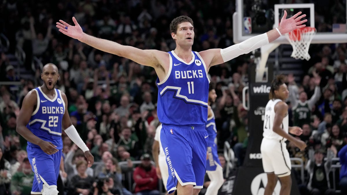 Bucks center Brook Lopez to sign with Clippers as free agent