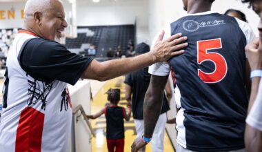 Dallas police, youth at South Oak Cliff face off in basketball game