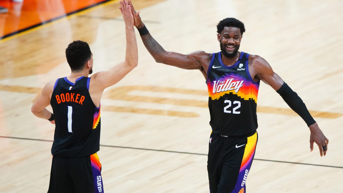 Former Suns big Deandre Ayton joins Lakers, LeBron James, Luka Doncic