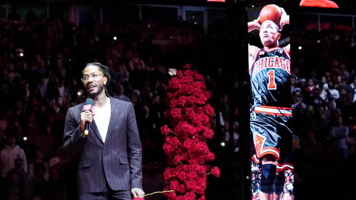 Derrick Rose named Chicago NASCAR street race grand marshal