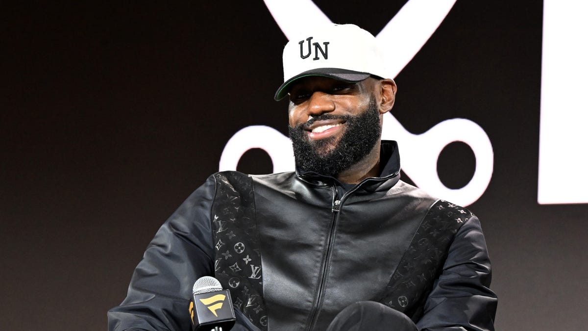 LeBron James comments on being at Cavaliers' practice facility
