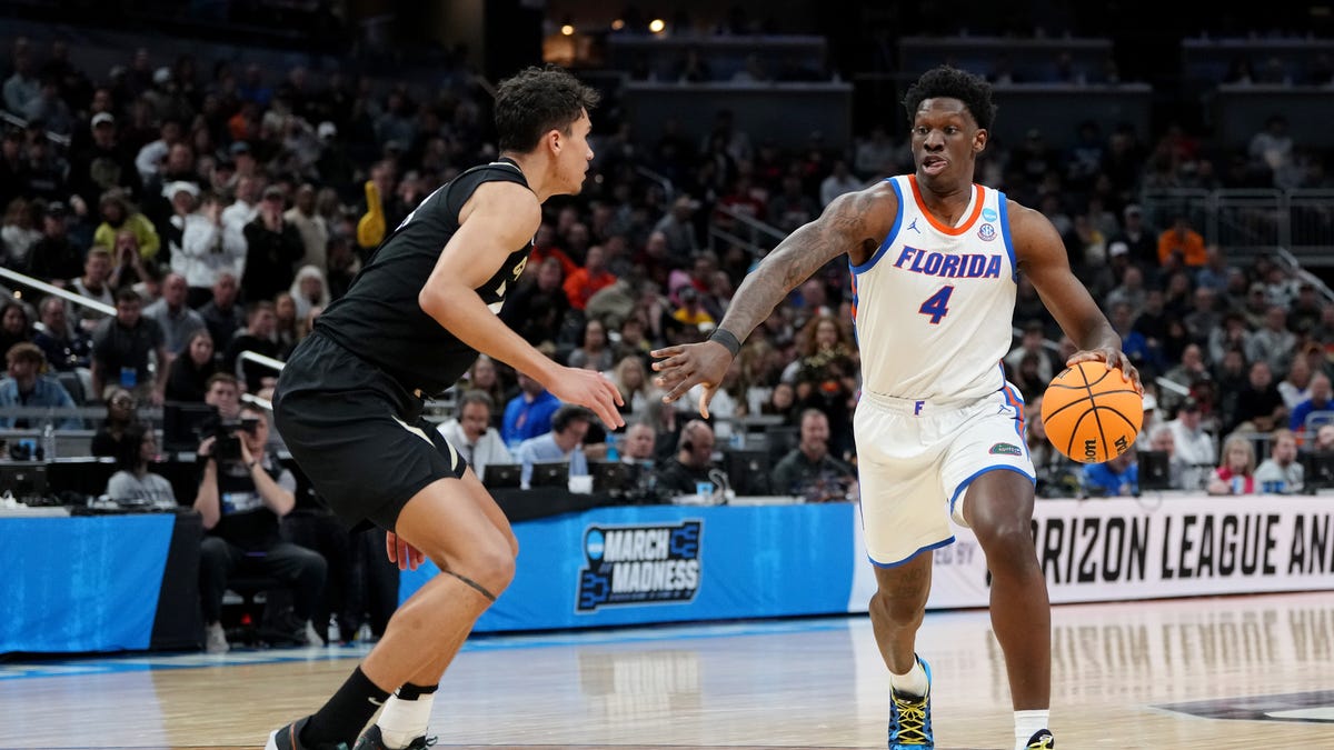 Tyrese Samuel drops 19 in loss to 76ers