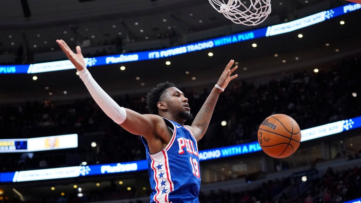 Daryl Morey gives statement on Sixers re-signing Justin Edwards