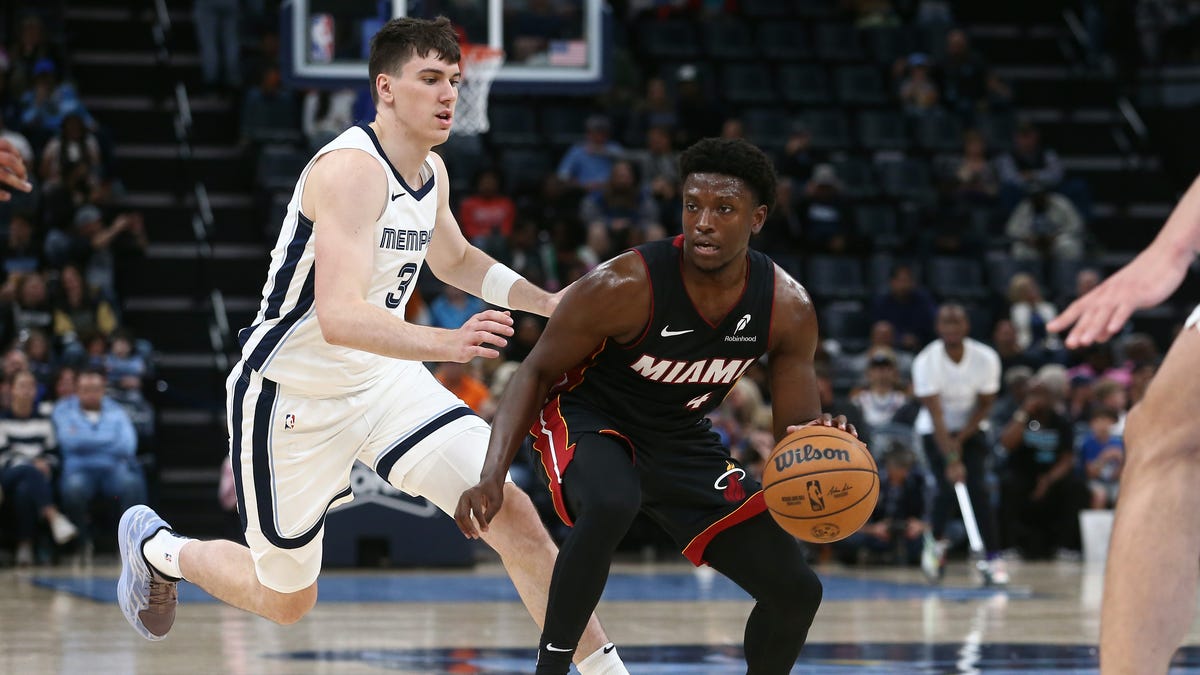 Isaiah Stevens joins Nique Clifford on Sacramento Kings summer league