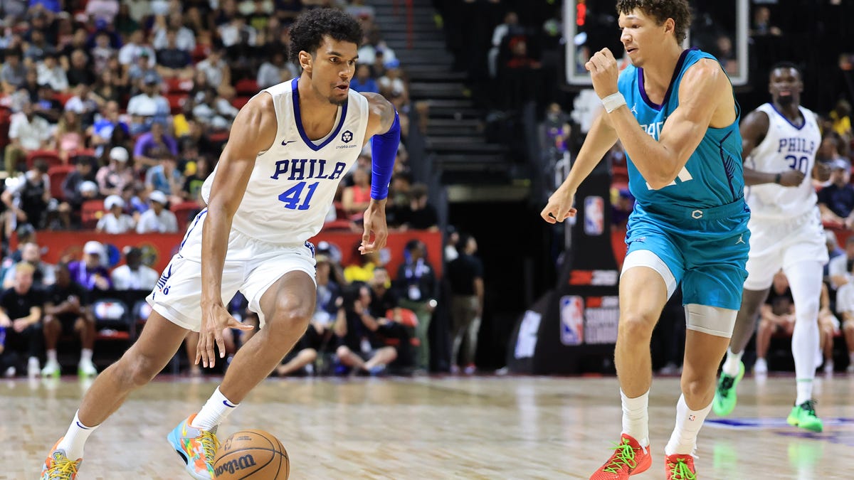 Multiple Sixers give praise to Dominick Barlow in summer league