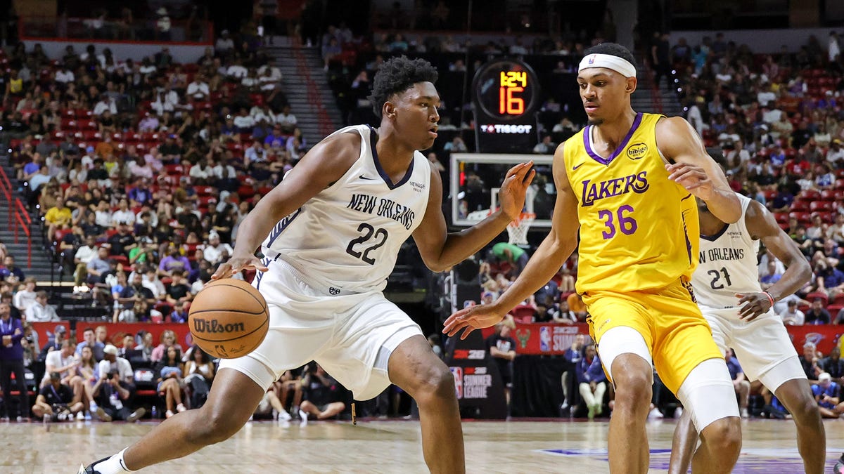 Rookie Derik Queen drops third straight double-double