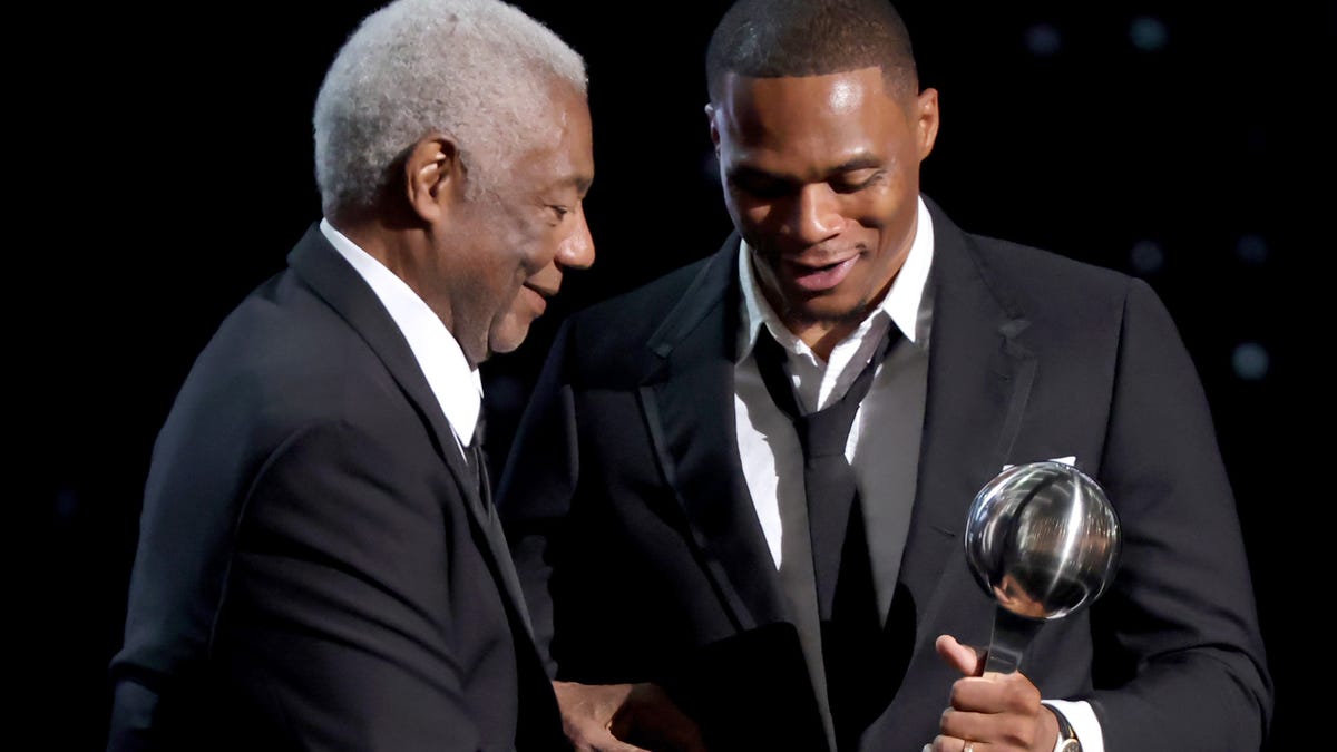 Oscar Robertson receives Arthur Ashe ESPY Award