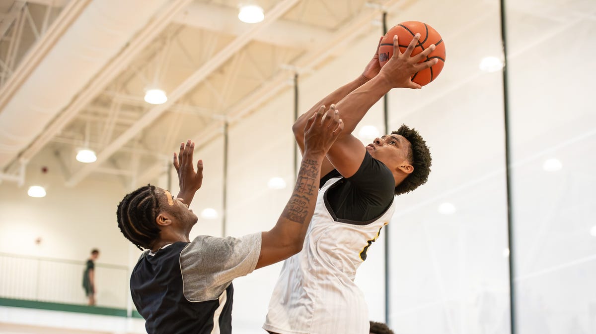 North Farmington boys basketball's Brown plays 'on another level'