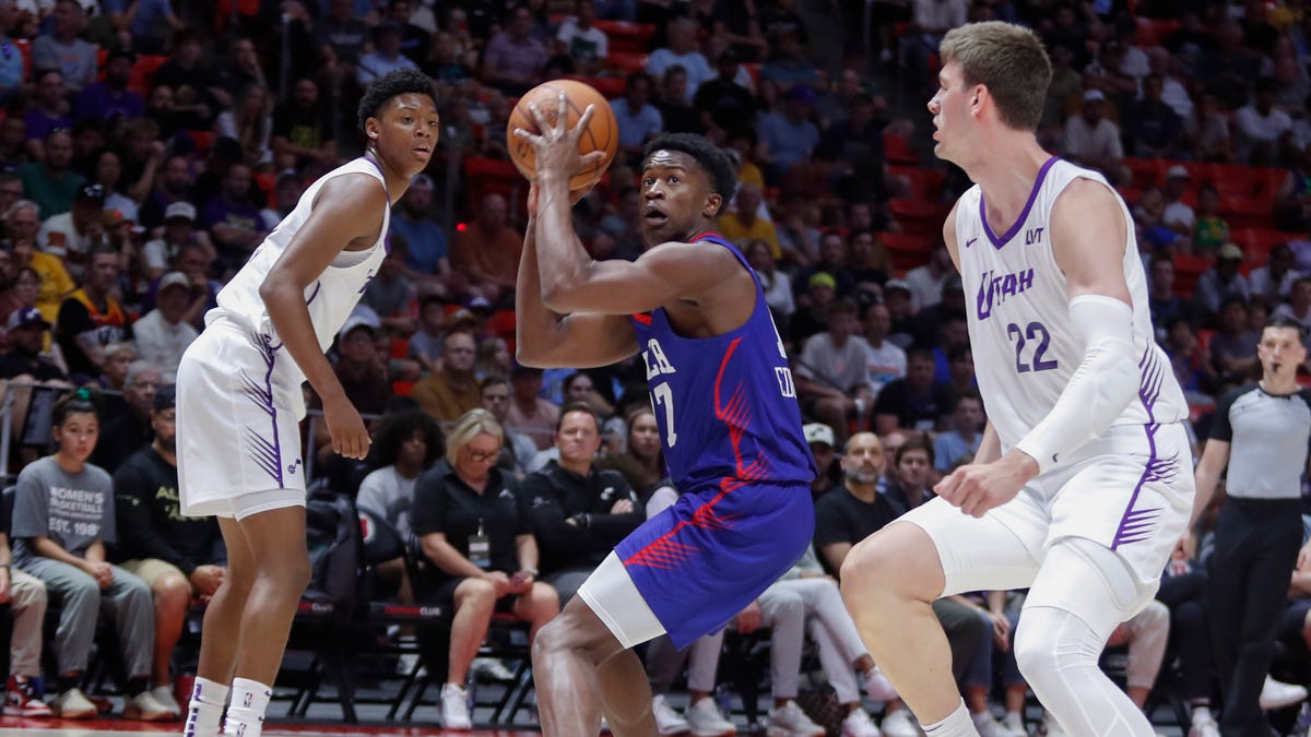 Sixers star Paul George gives advice to new teammate VJ Edgecombe