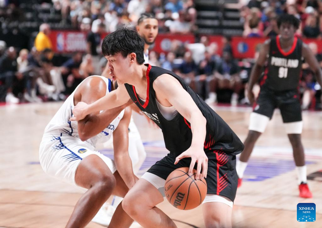 Yang scores 10 points for Blazers in NBA summer league-Xinhua
