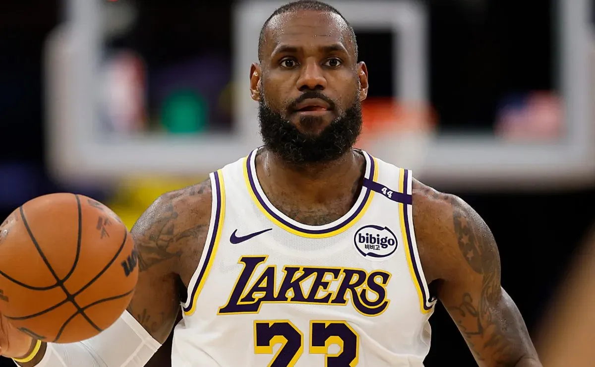 Former Lakers player offers bold take on LeBron James’ plan with the team’s front office