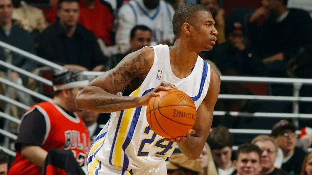 Jonathan Bender playing for Indiana Pacers