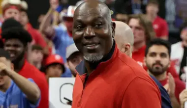 NBA legend Hakeem Olajuwon compared Clippers’ veteran to Michael Jordan and Wilt Chamberlain