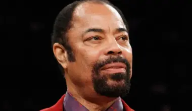 New York Knicks legend Walt Frazier names the greatest NBA player of all time