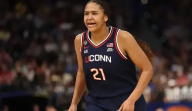 Sarah Strong explains why Geno Auriemma is the best coach for her