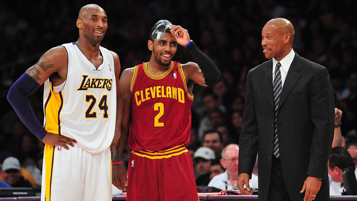 Byron Scott speaks with Cavaliers' Kyrie Irving and Lakers' Kobe Bryant (2013)
