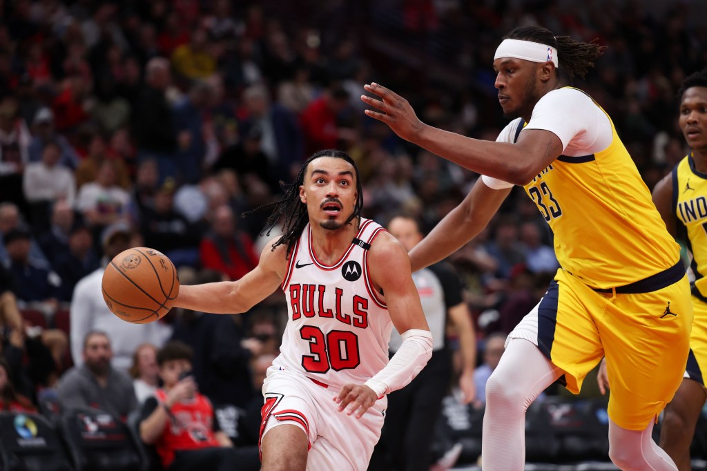 Chicago Bulls re-signing point guard to 3-year deal