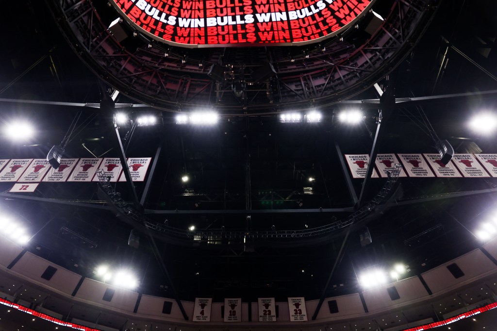 Championship banners damaged at United Center
