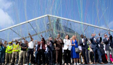 Cleveland takes sides between owners of the Cavs and Browns