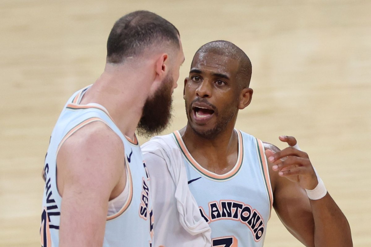 Chris Paul agrees to return to Los Angeles Clippers