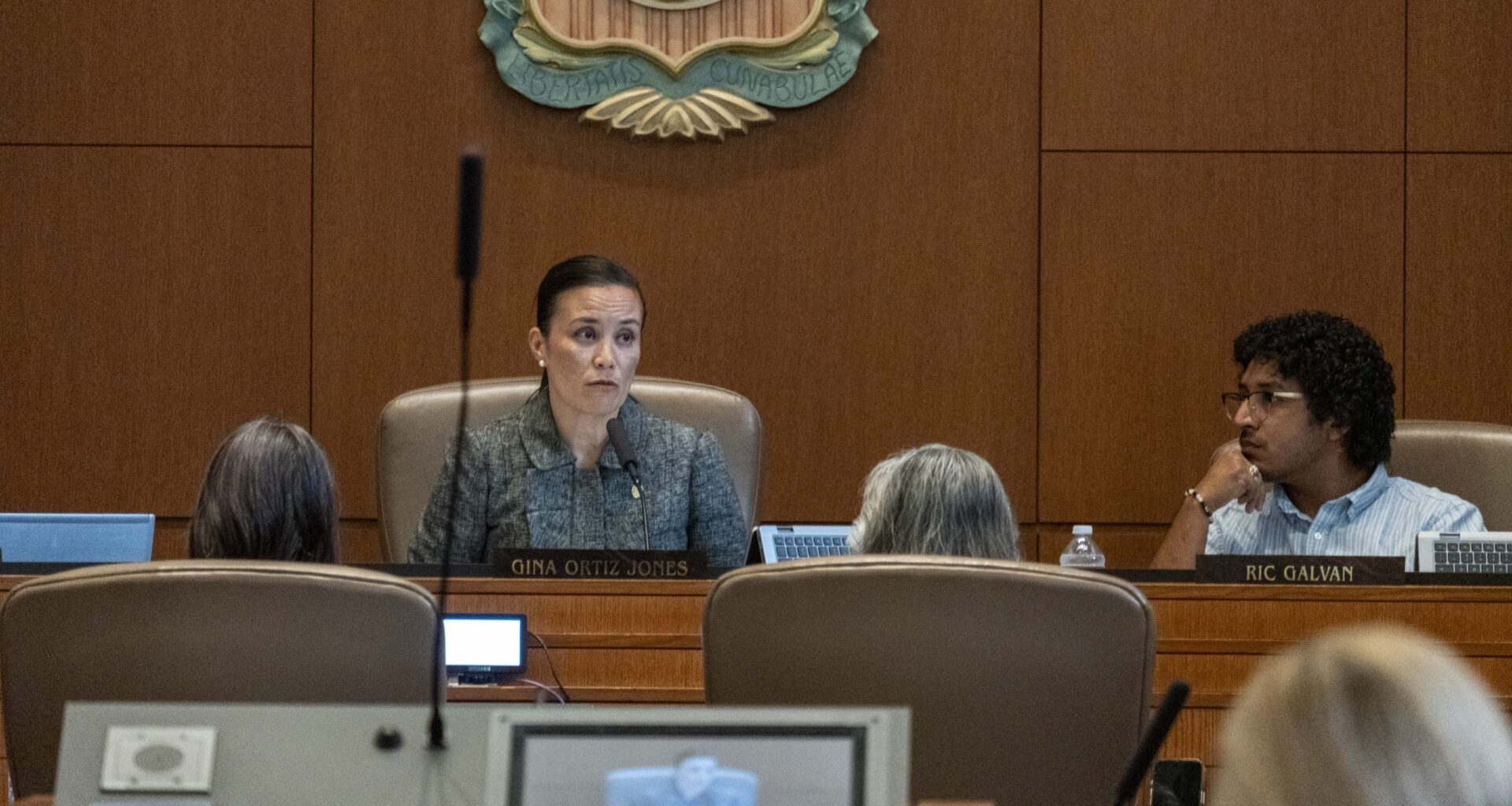 San Antonio Spurs, city start to negotiate terms on new arena