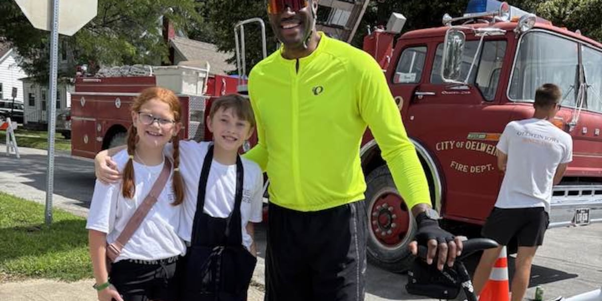 NBA Hall-of-Famer spotted along route during RAGBRAI in Oelwein