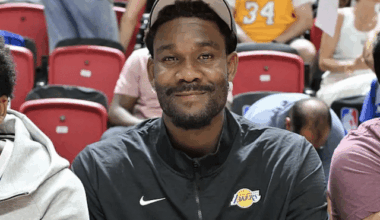 Deandre Ayton, Lakers