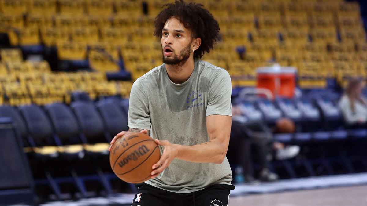 Dallas Mavericks center Dereck Lively II (2) shoots during warm ups prior to the game against the Memphis Grizzlies at FedExForum.