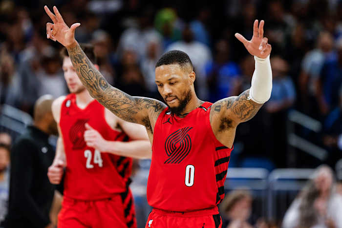 Damian Lillard returns to the Trail Blazers on a 3-year deal worth $42 million, AP source says