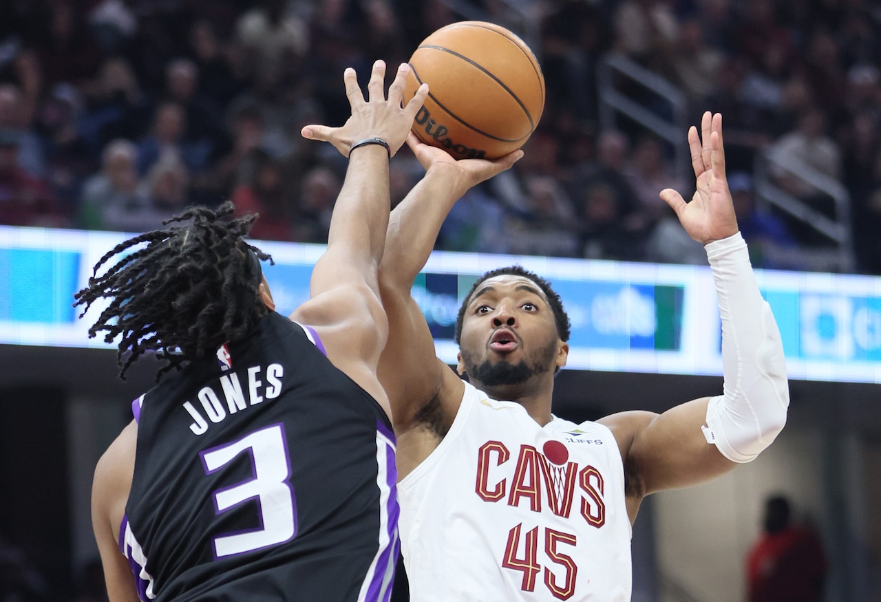 Cavs dodge Donovan Mitchell injury but fail to clinch East’s top spot in 120-113 loss to Kings