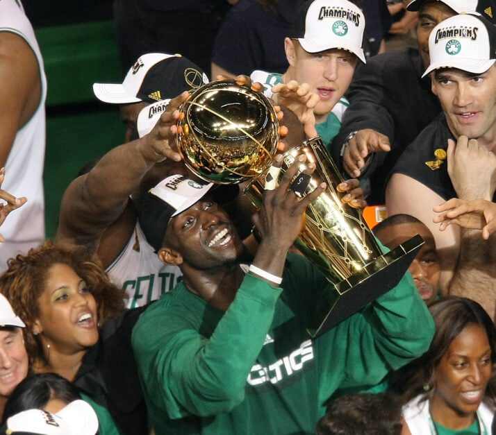Kevin Garnett won the championship with the Boston Celtics in 2008