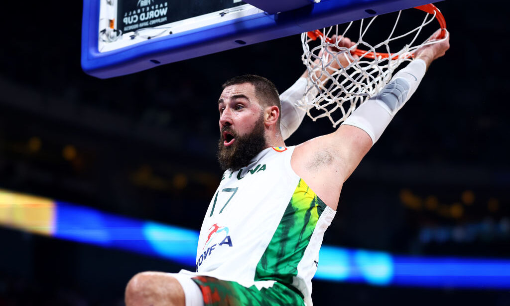Jonas Valanciunas is coming, Nuggets see him as point center