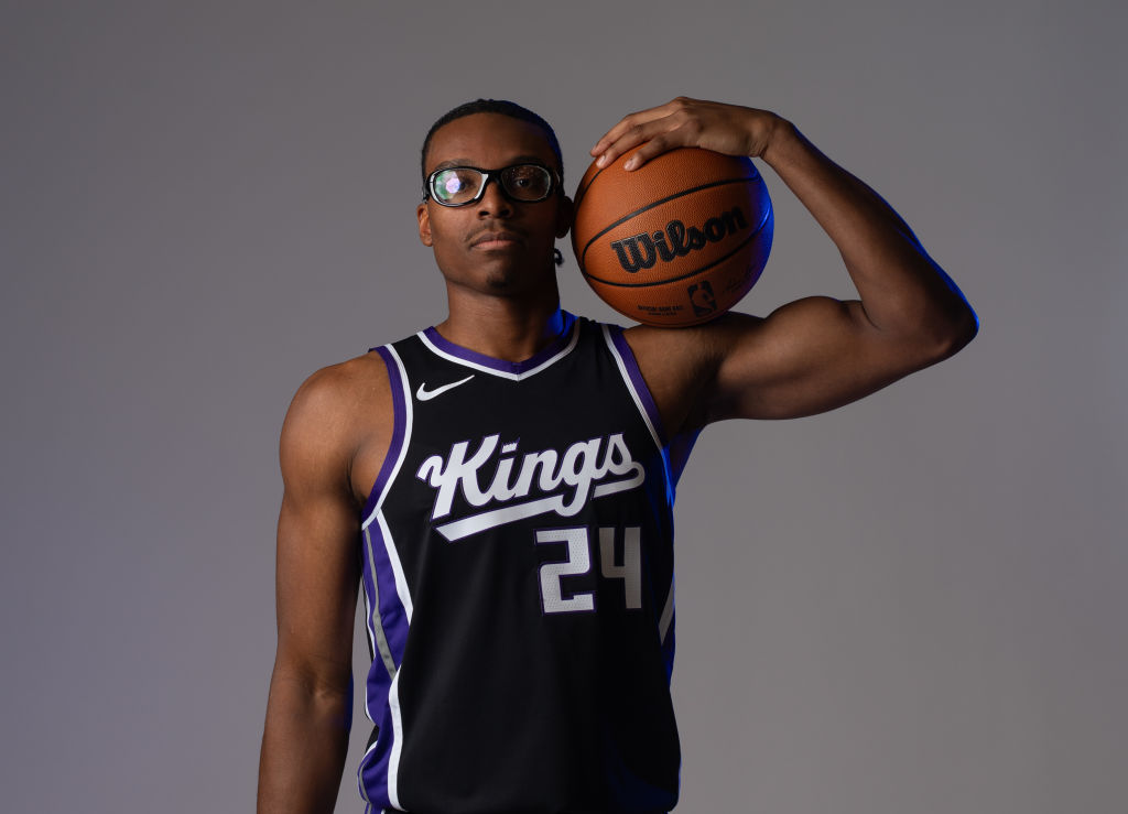 Isaiah Crawford agrees to two-way deal with Houston