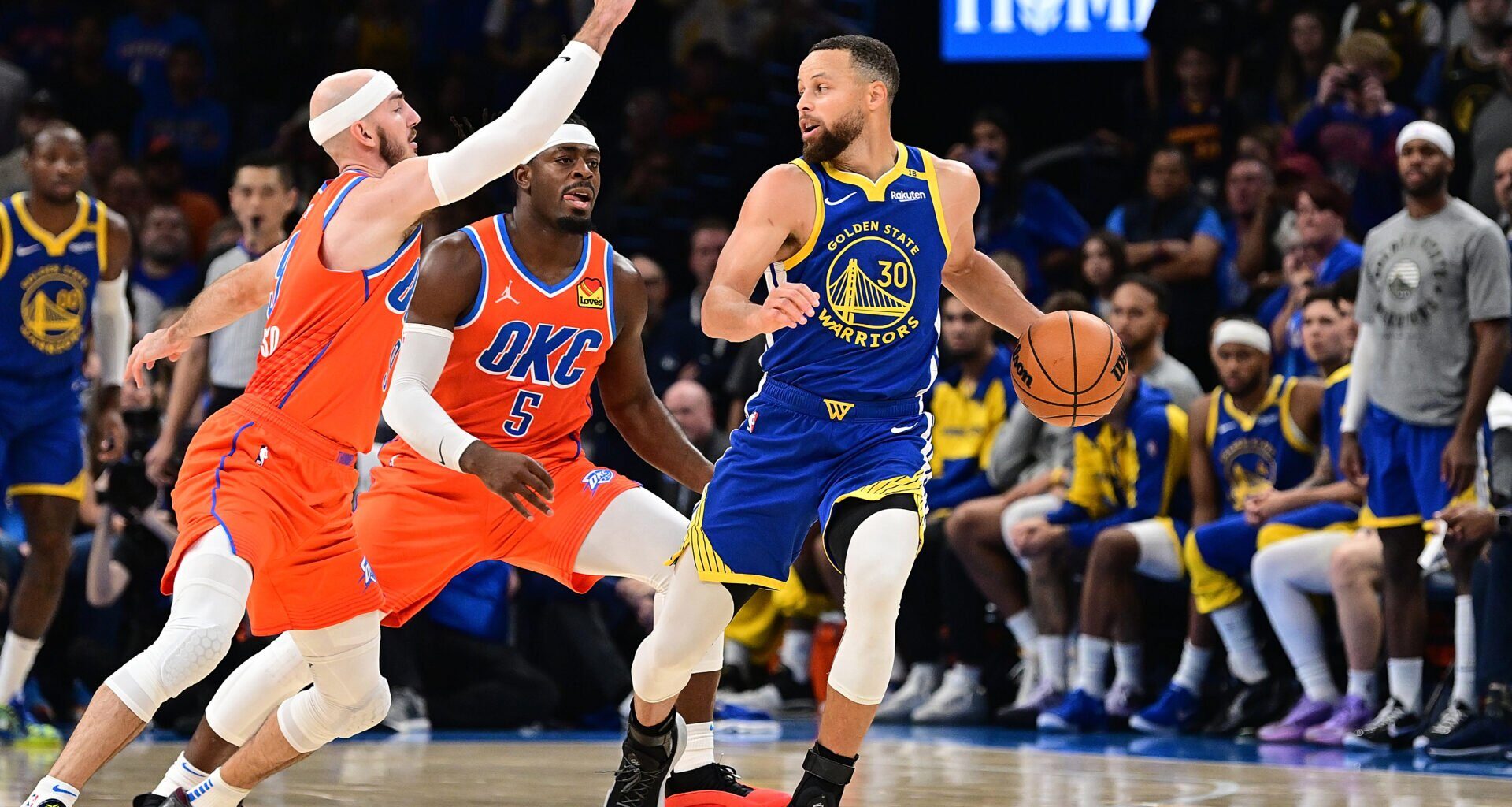 Alex Caruso gives honest opinion on guarding ‘dangerous’ Stephen Curry, makes ‘illegal screens’ argument