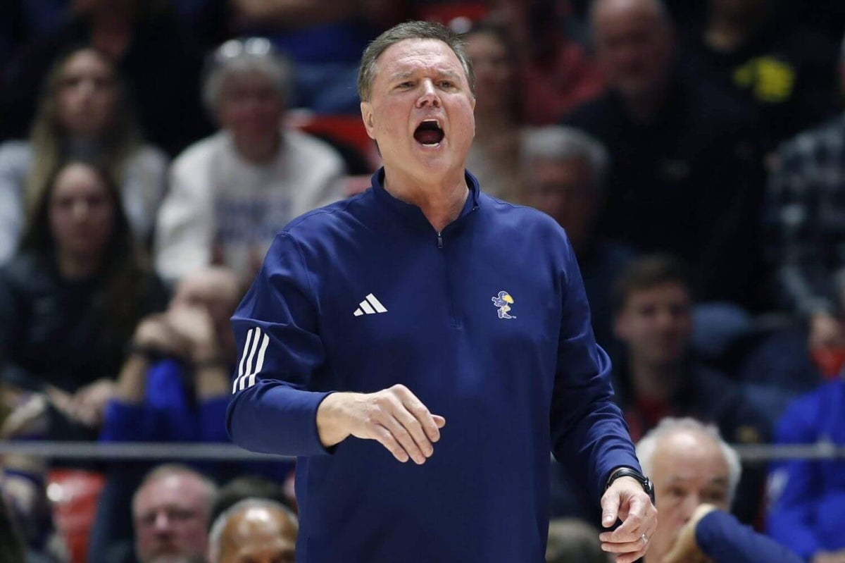 Kansas coach Bill Self admitted to hospital, has 2 stents inserted