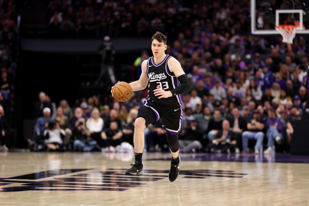 Jake LaRavia leaves Sacramento, signs 2-year deal with Lakers