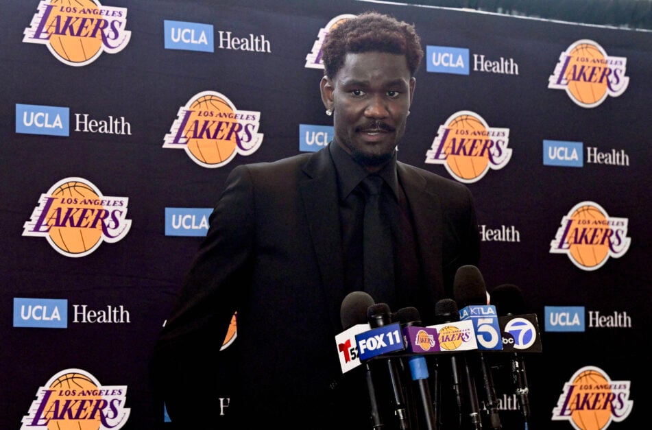 LA Lakers signed Deandre Ayton after he was waived by the Portland Trail Blazers