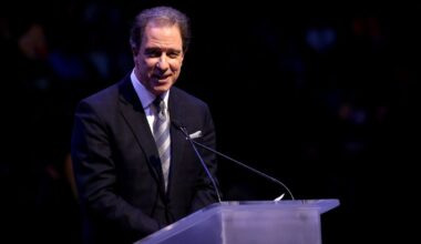 Kevin Harlan, Brent Barry join Amazon Prime Video’s NBA coverage: Sources