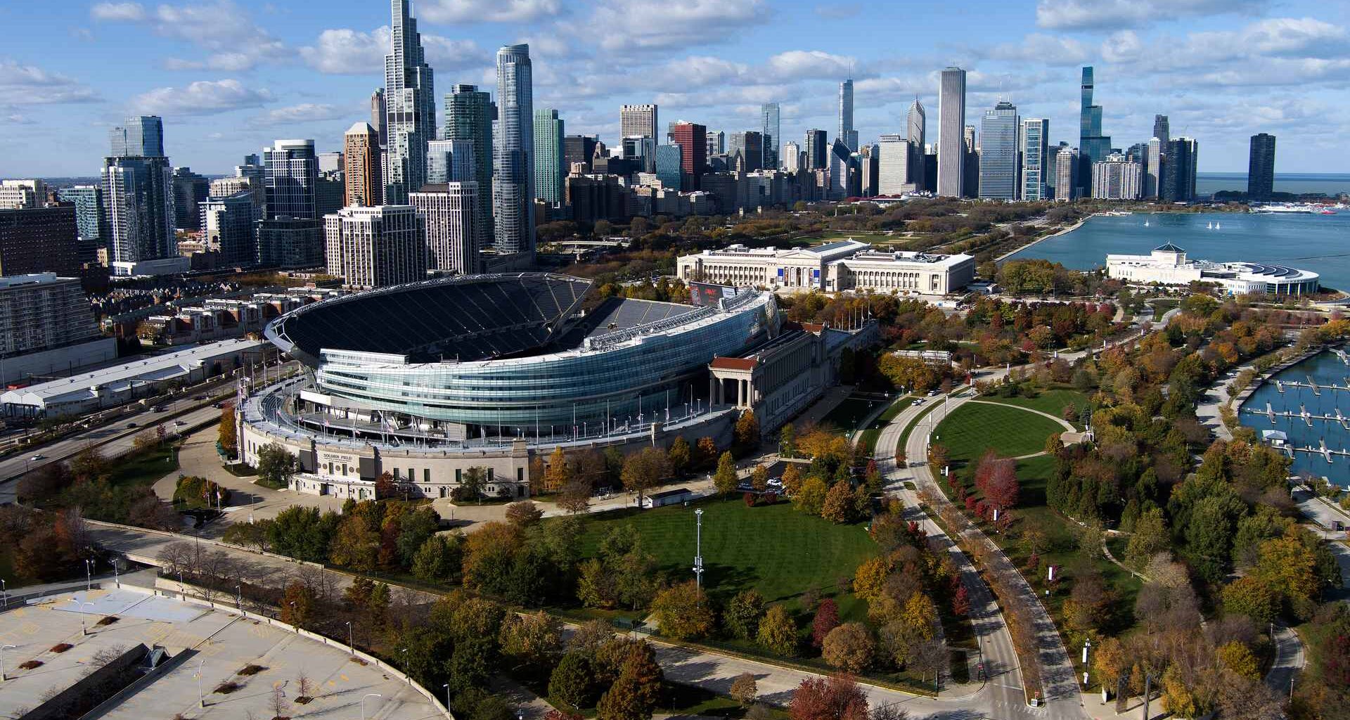 United teams up with Chicago Bears, Chicago Bulls and Chicago White Sox during pre-season tour