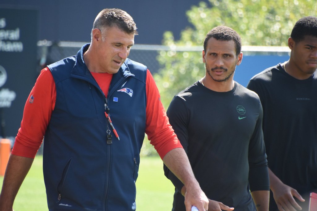 Celtics' Joe Mazzulla visits Patriots training camp practice
