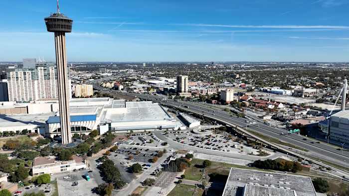 San Antonio City Council discusses proposed Spurs arena during special session meeting