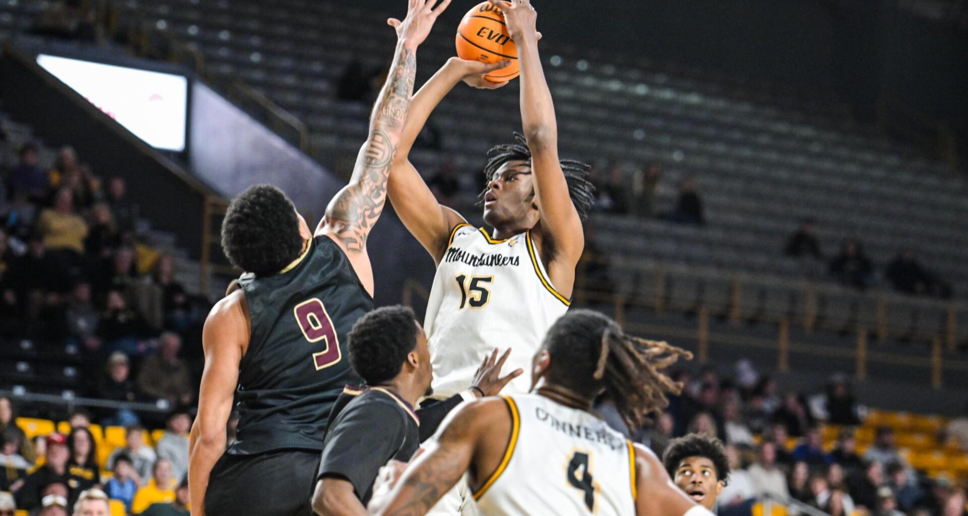 CJ Huntley signs two-way contract with the Phoenix Suns – The Appalachian