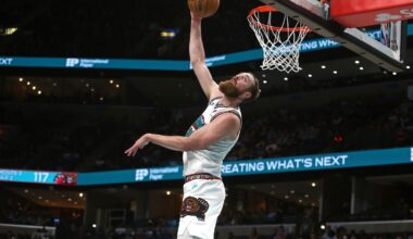 Memphis Grizzlies center Jay Huff (30) dunks during the fourth quarter against the Dallas Mavericks at FedExForum.