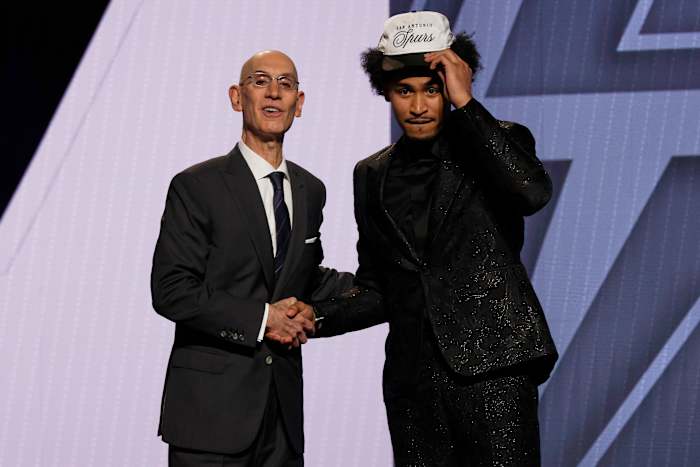 Harper, Bryant will don Silver and Black for first time