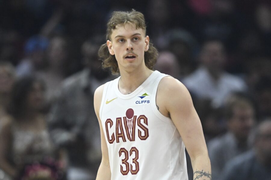Cavs Re-Sign Luke Travers On Two-Way Contract