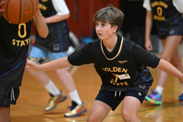 Caiden Streeter, 13, of Greenbrae runs through a drill during...