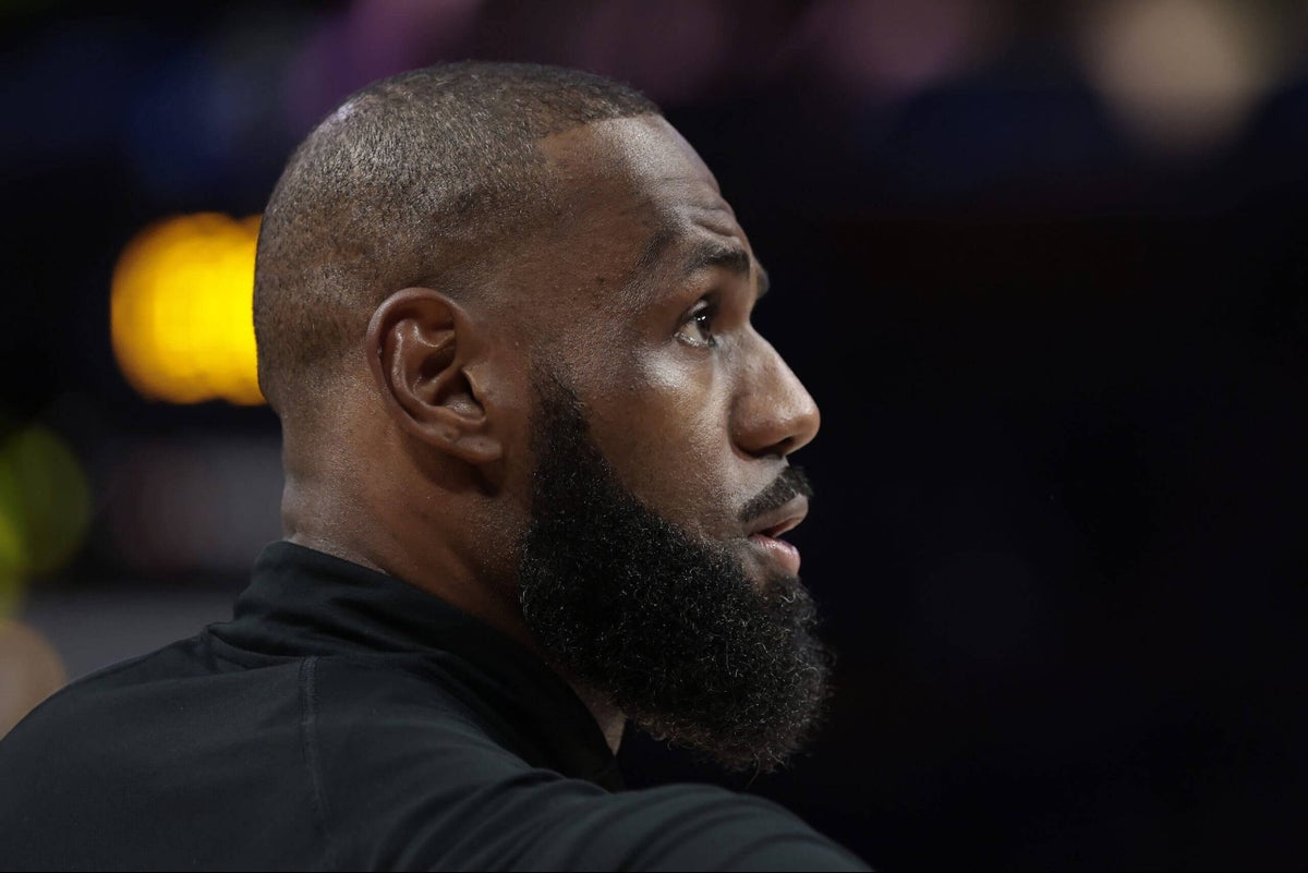 LeBron James supports Lakers courtside at NBA Summer League amid offseason uncertainty
