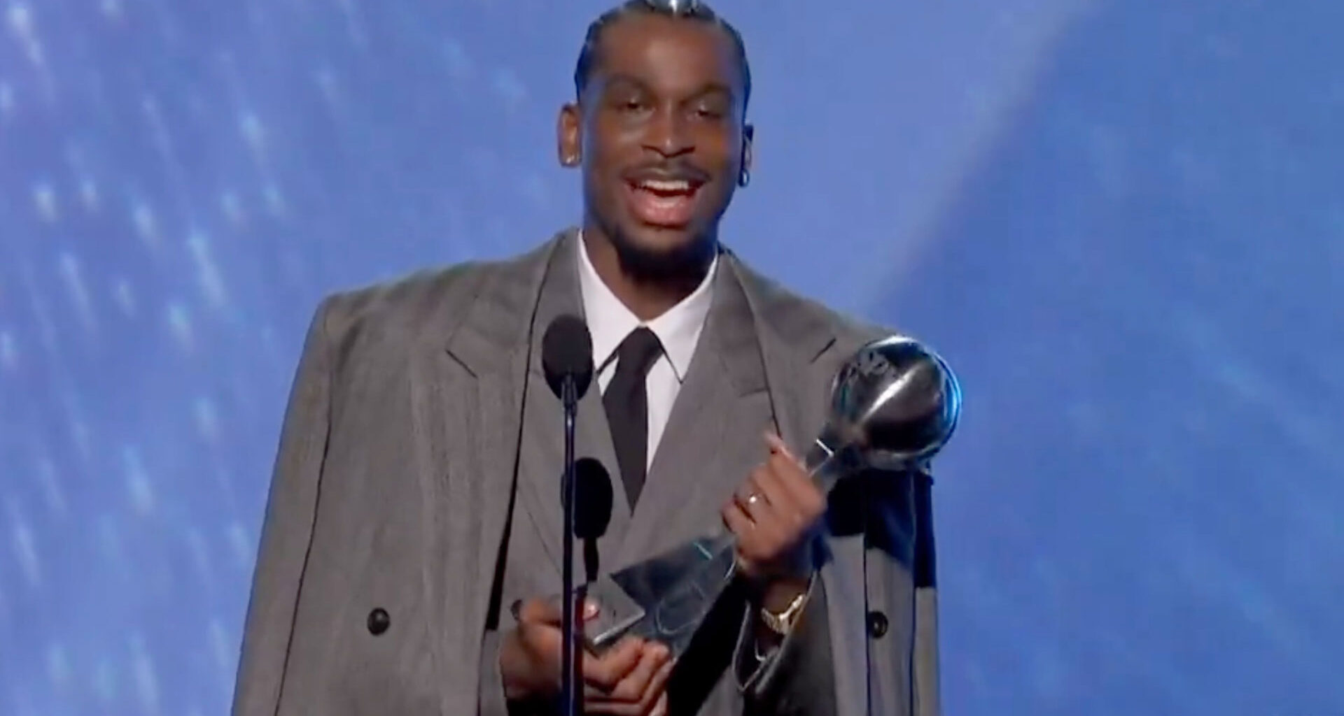 Shai Gilgeous-Alexander forced to restart ESPY award acceptance speech after start is bleeped out on live TV